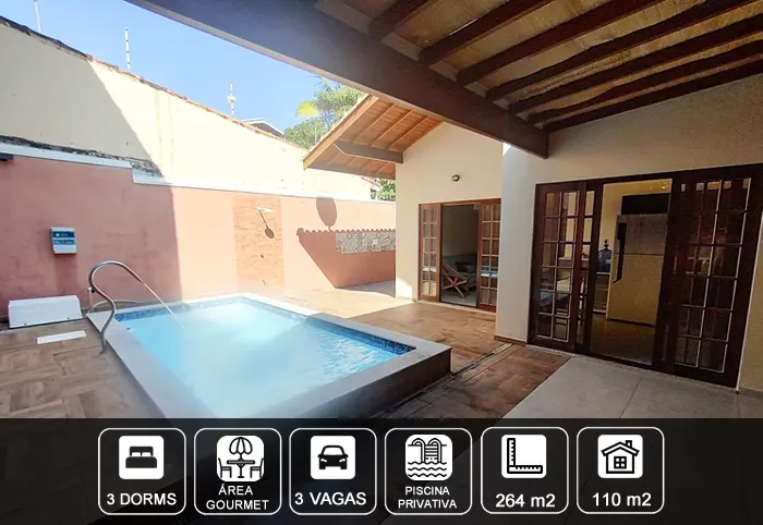 Casa à venda com 3 dorms, área gourmet e piscina – A apenas 200m da praia – R$ 750.000