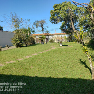 Terreno amplo com perspectiva de crescimento